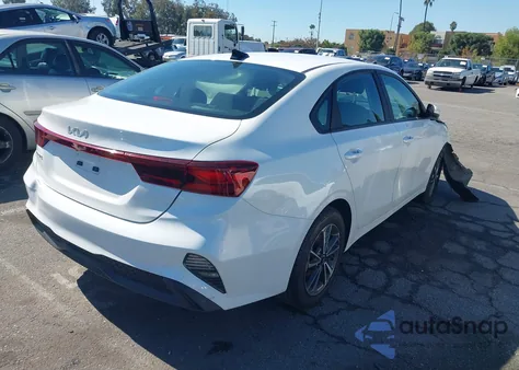 2024 Kia Forte Lxs z USA, uszkodzony, nr VIN 3KPF24AD6RE796674